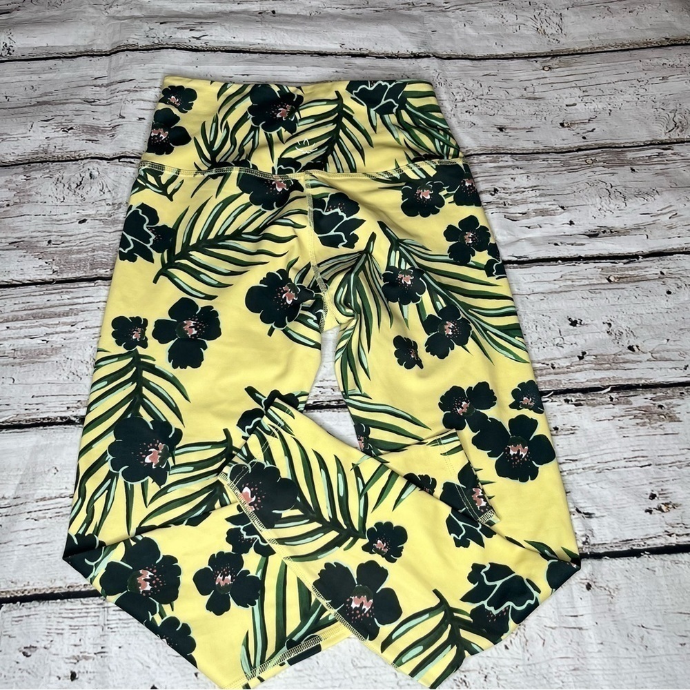 Beyond Yoga Bare 3 Tropical Print Legging Size M - Picture 9 of 9